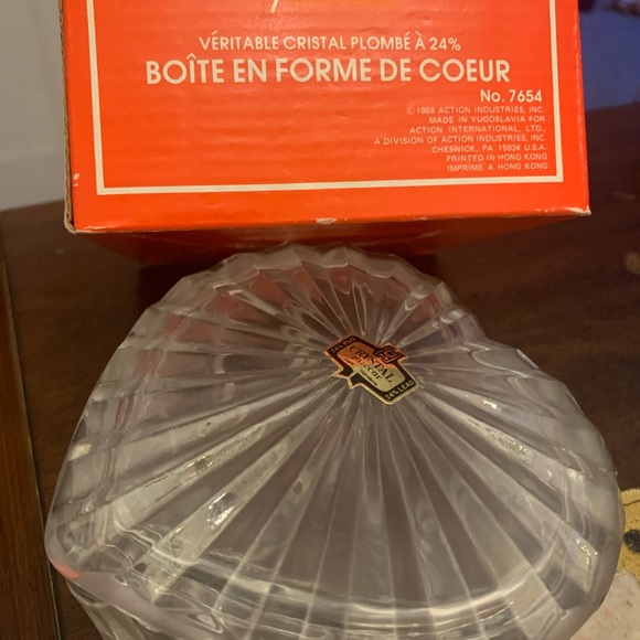 Crystal heart shaped box never used in original box 1988 - Picture 1 of 2